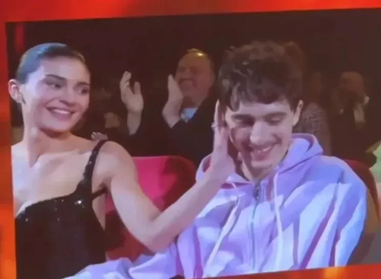 В сети обсуждают, что Кайли Дженнер "испортила" внешность Тимоти Шаламе