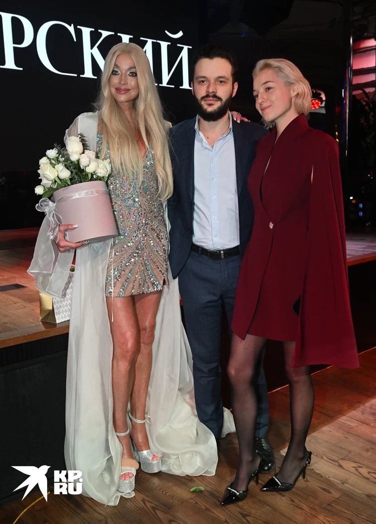 Анастасию Волочкову перекосило от злости из-за красивой Елены Николаевой: вот что случилось