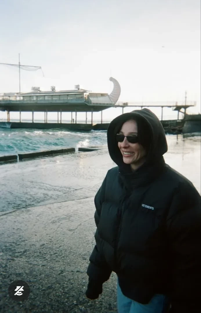 Настя Ивлеева поздравила россиян с Днём защитника Отечества и показала, как отдохнула в Крыму