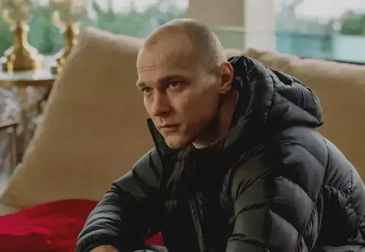 "Это похоже на американские горки". Юра Борисов рассказал, как переживает успех "Аноры"