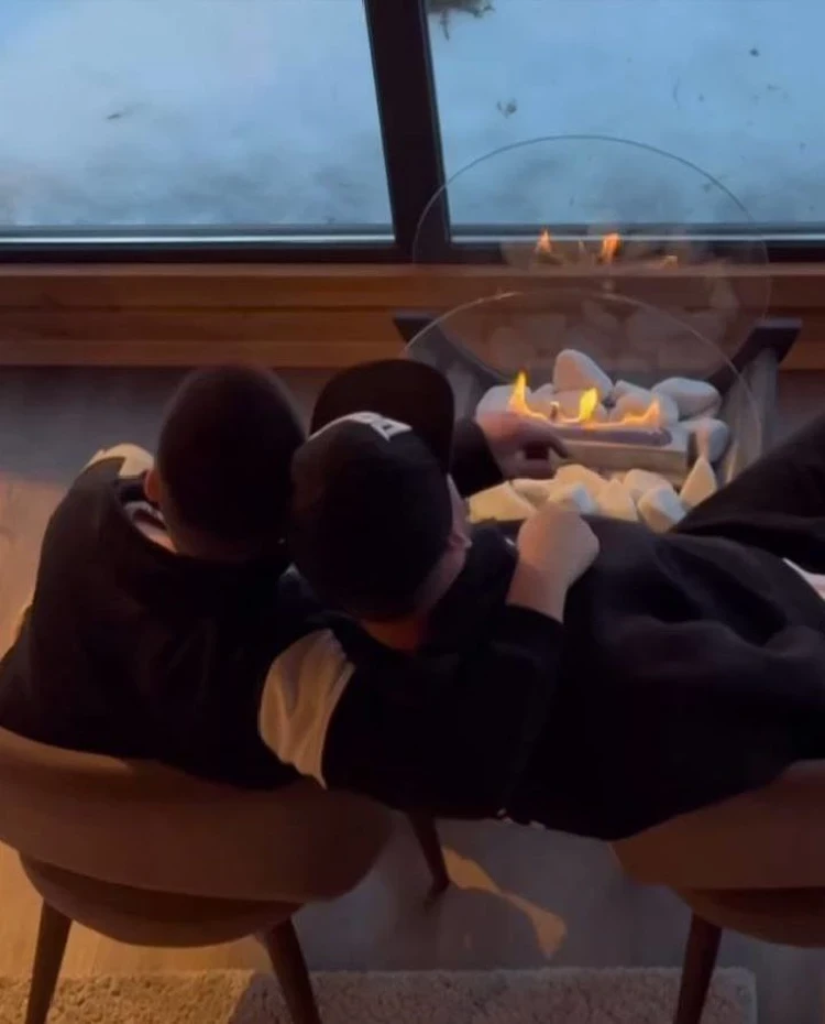 Павел Прилучный нанес новый удар по Агате Муцениеце: увез сына подальше от бывшей жены