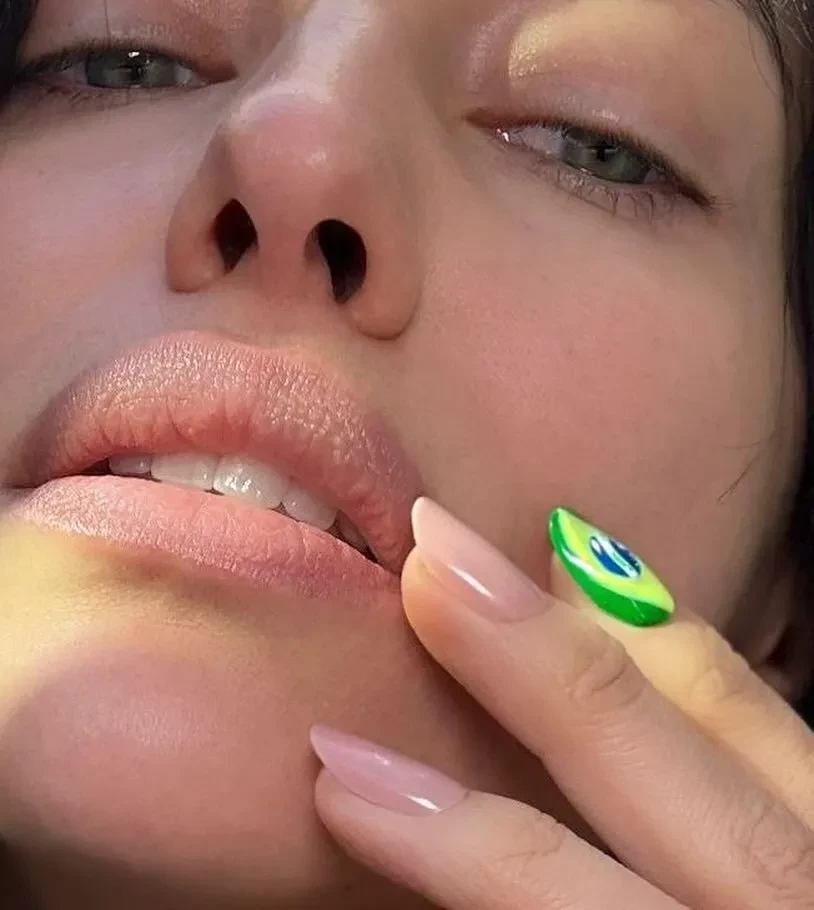 Ирина Шейк опубликовала фото в бикини и рассказала, что готовится к карнавалу в Рио