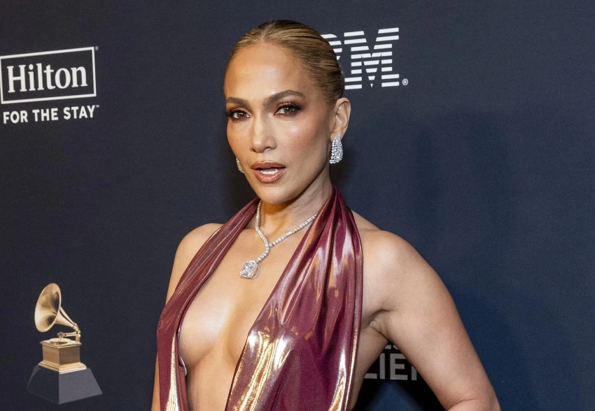 "Задаривают любовью и бриллиантами, а потом меняются". Дженнифер Лопес высказалась о мужчинах на фоне официального развода с Беном Аффлеком