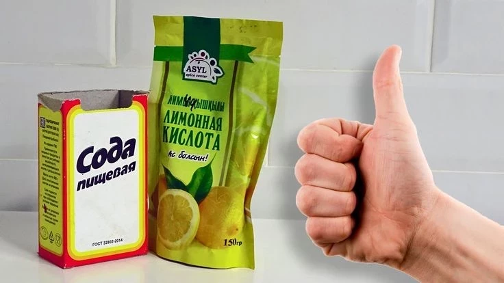 Будет сверкать как новый: какое средство удалит с унитаза ржавчину и известковый налет