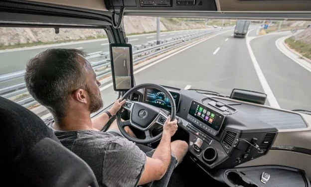 Где заказать транспорт с водителем для частых грузоперевозок на регулярной основе