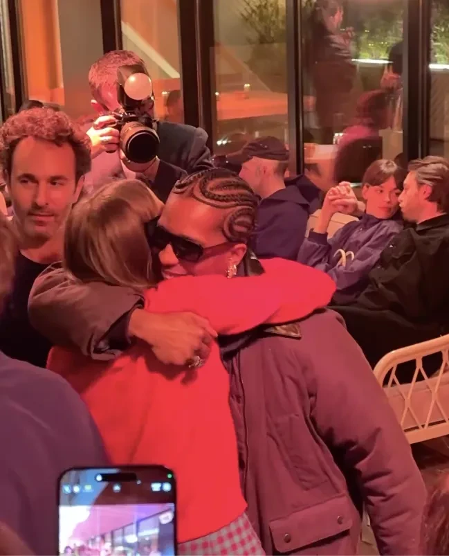 Светский разбор: как Мария Лобанова, Кристина Романова, Диана Коркунова и Лотта Волкова провели время на Неделе моды в Париже