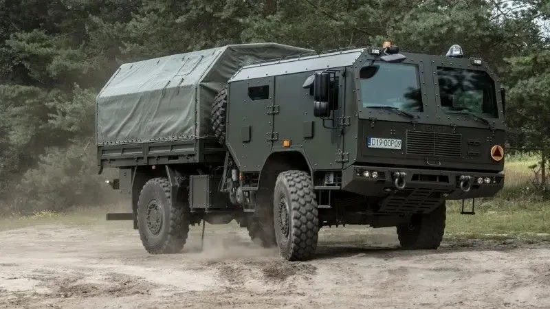 Грузовик по цене российского БТР: в польской прессе настаивают на импортозамещении деталей для автомобиля Jelcz