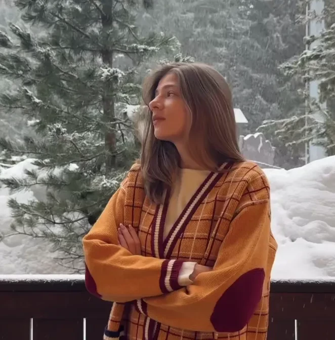 Саша Новикова с дочерью отдыхают на горнолыжном курорте