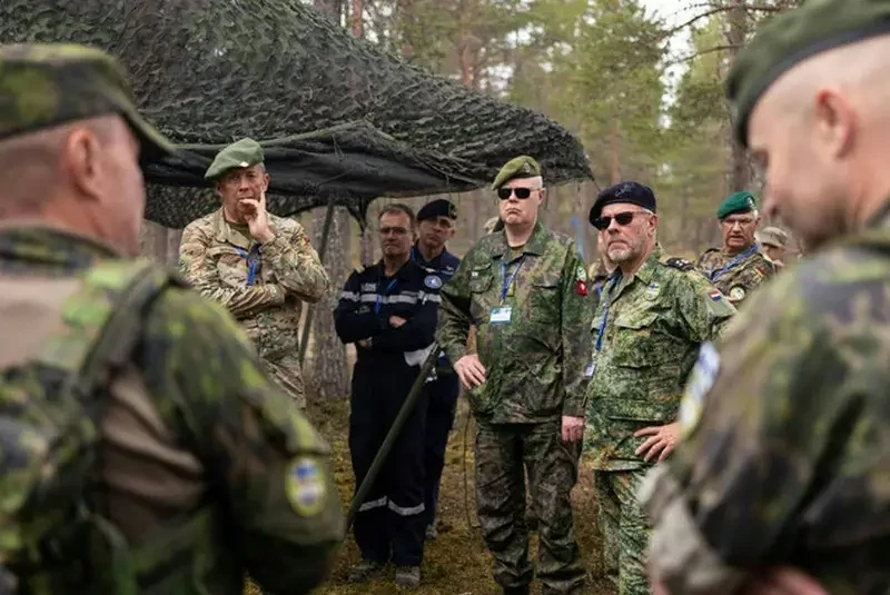 Глава Генштаба Польши: Европа разрабатывает несколько вариантов «миротворческой операции» на территории Украины