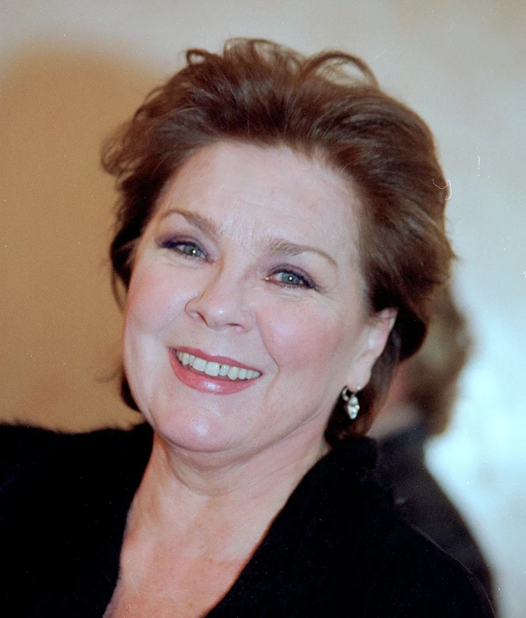 Ларису Голубкину не похоронят в одной могиле с Андреем Мироновым: Три причины