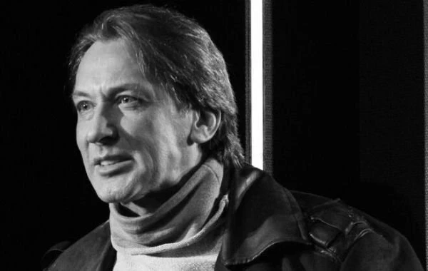 Умер актёр и телеведущий Алексей Весёлкин