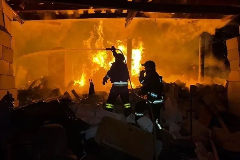 Множественные взрывы и возгорания: российские «Герани» атаковали Харьков