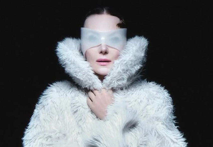 Рената Литвинова в шубе снялась для Vogue