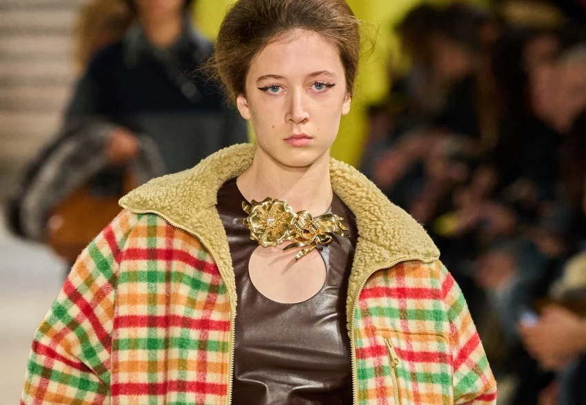 Дочь Николь Кидман вышла на подиум показа Miu Miu на фоне критики