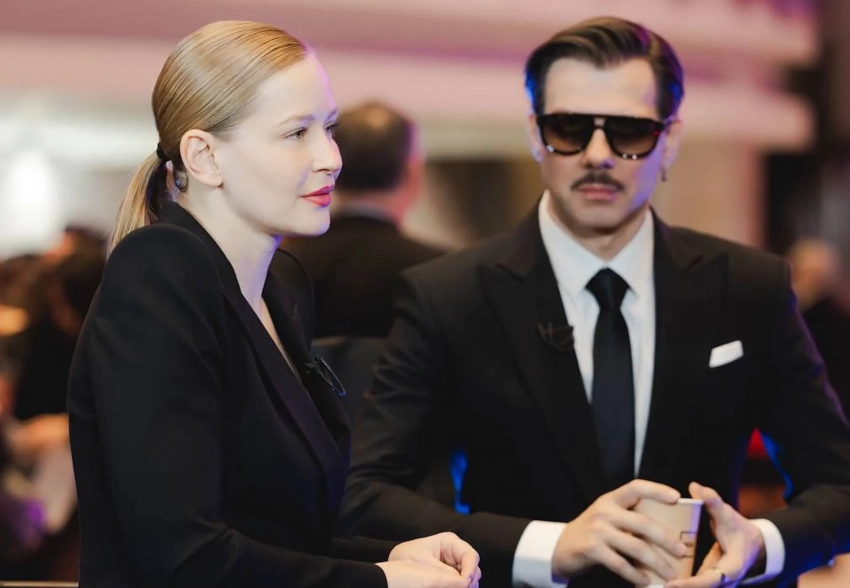 Юлия Пересильд, Александр Рогов, Елена Кулецкая и Аврора на показе Loginov