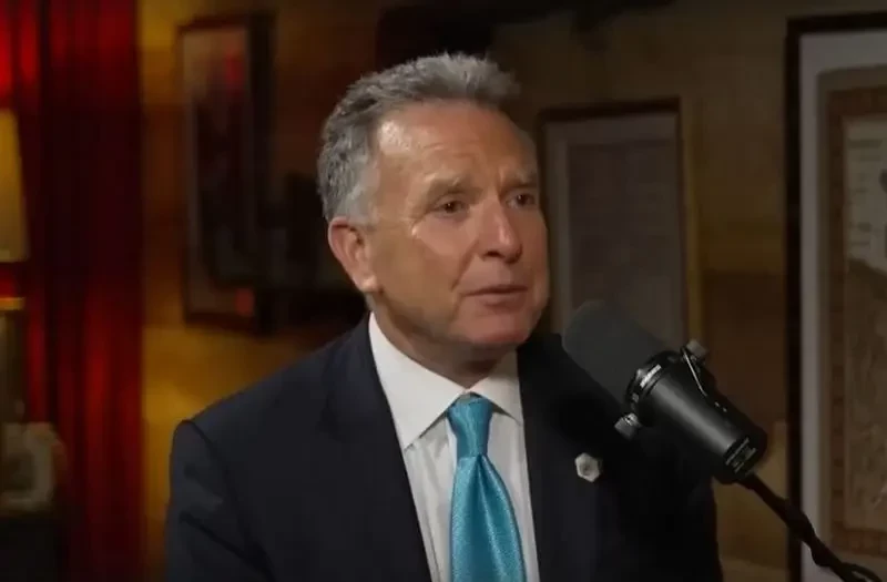 Киев бьёт тревогу: В Москву без предварительного анонса якобы прибыл спецпосланник Трампа Стивен Уиткофф