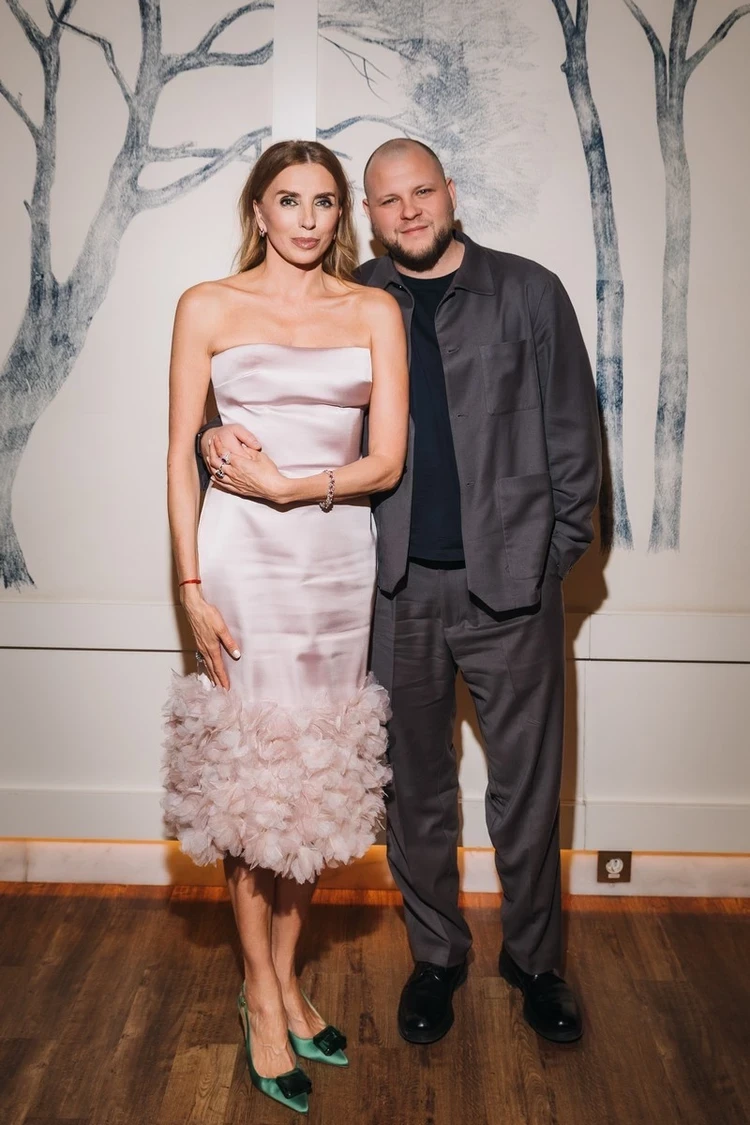 Как прошла премия ACTION: Ляйсан Утяшева в алом платье с соблазнительным декольте, цветущая Светлана Бондарчук с мужем и сыном и скромная Анна Михалкова