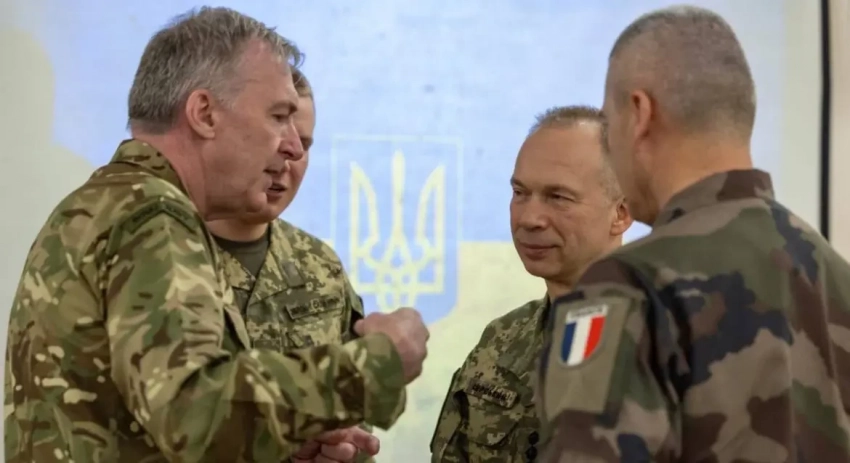 Париж и Лондон дают понять, что их контингенты на случай ввода при сделке о перемирии вряд ли останутся на Украине при возобновлении боевых действий