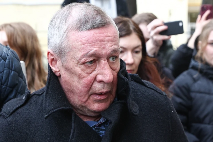 Михаил Ефремов будет ставить спектакли: "Рад, что освободили меня"