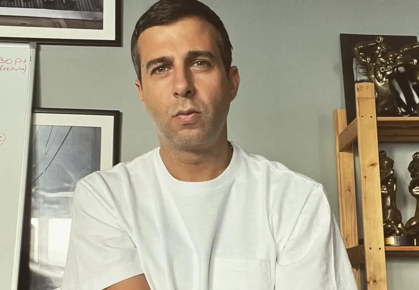 "Наша Нина спела вместе с прабабушкой". Иван Ургант записал песню с дочерьми о блокадном Ленинграде