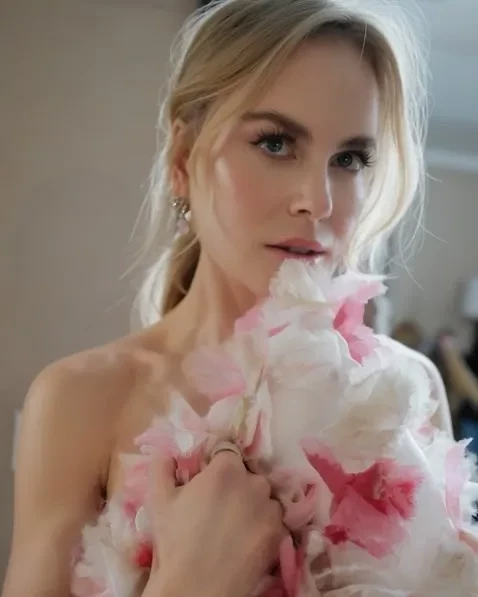 "Как мумия". В сети появились фотографии Николь Кидман крупным планом на Met Gala