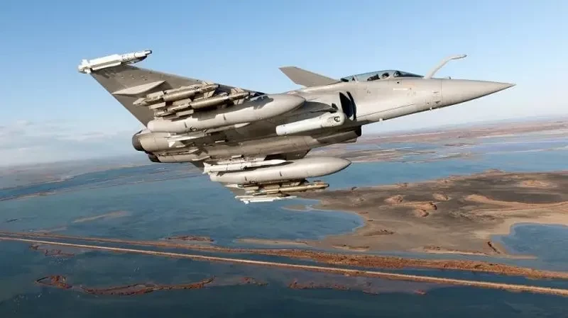 «ВВС Индии оказались некомпетентными, а самолёт Rafale переоценён»: подробности масштабного воздушного боя с истребителями Пакистана