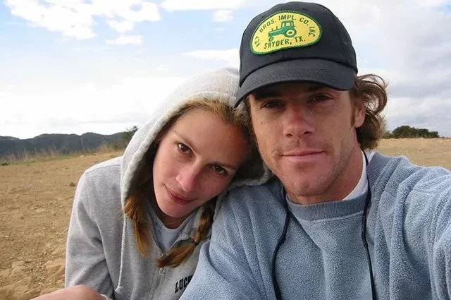 Муж Джулии Робертс показал редкий семейный снимок в честь Дня матери