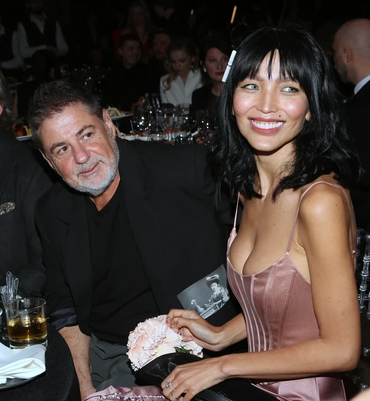 Уехавший в США Александр Цекало вернулся в Россию с молодой женой