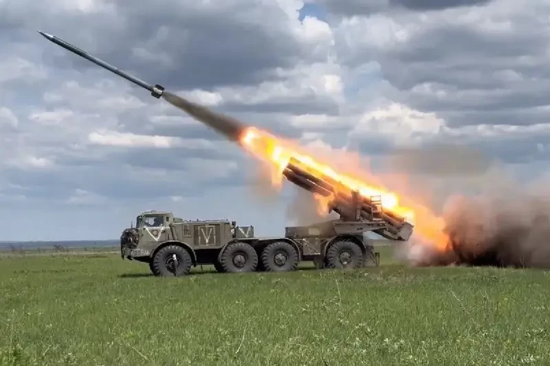 Украинский эксперт: Командование ВС РФ готовит мощный наступательный кулак на летнюю кампанию для захвата Краматорска и Славянска