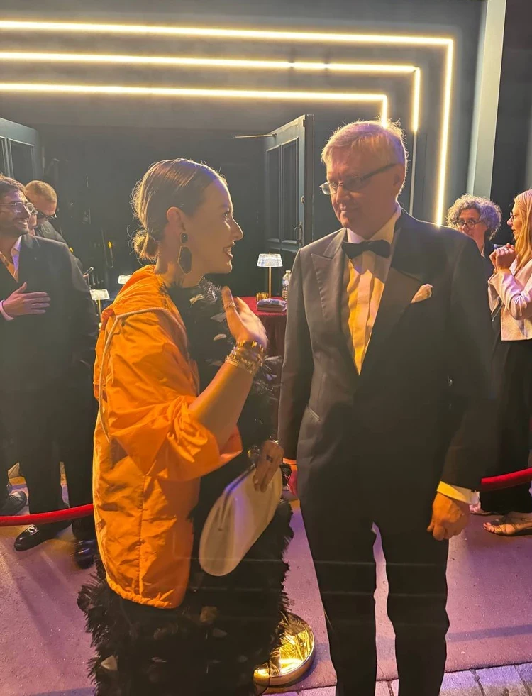 Ксения Собчак поразила Каннский фестиваль нелепым нарядом