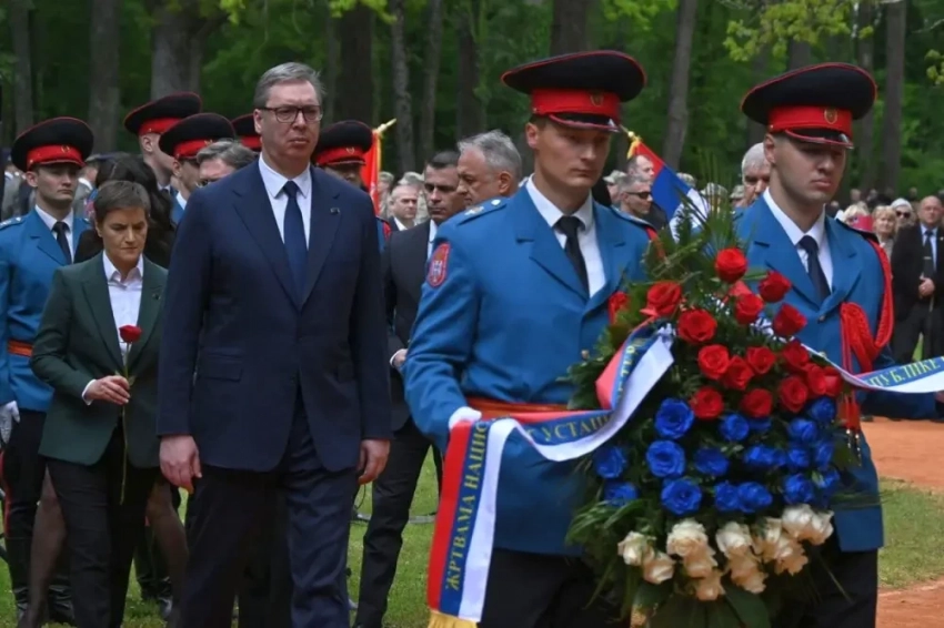 Президент Сербии срочно возвращается в Белград из США из-за внезапно возникших проблем со здоровьем