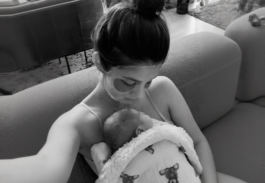 Александр Петров и его жена показали новые фото сына, которому исполнился месяц