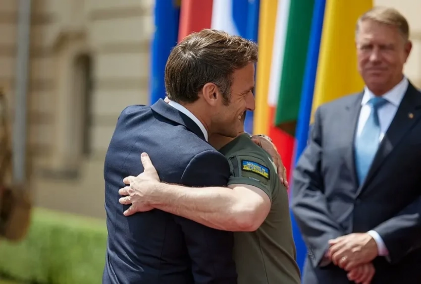 Итальянская пресса: Макрону стыдно признать, что действия Европы привели Украину к краху