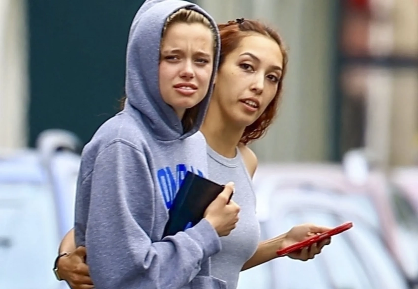 Дочь Анджелины Джоли и Брэда Питта Шайло отметила 19-летие шопингом с подругой