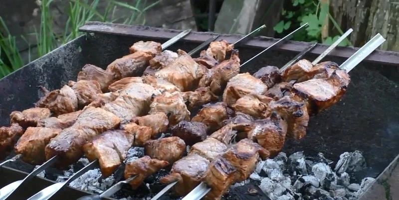 Что делать, если шашлык получился слишком соленым или жестким