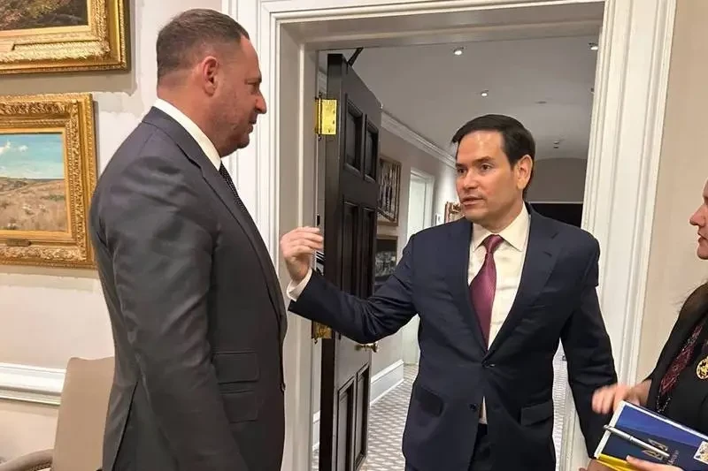 «Рассчитывали на аплодисменты, а получили выговор»: Зеленский недоволен результатом поездки Ермака в США