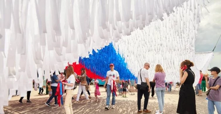 Открытки с Днем России 12 июня 2025 года порадуют всех получателей