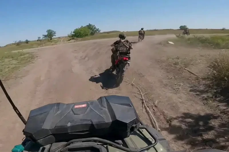 «Снова нет линий обороны, минных полей и зубов дракона»: Украинские военные и волонтёры подтверждают вхождение ВС РФ в Днепропетровскую область