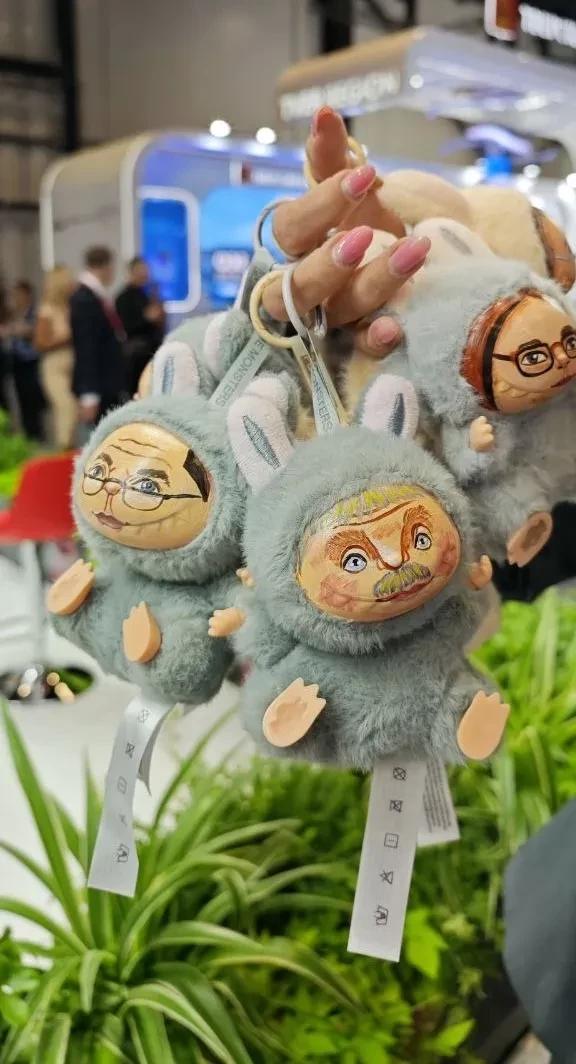 Дмитрий Песков рассказал, что взял бы несколько Лабубу со своим лицом для дочерей