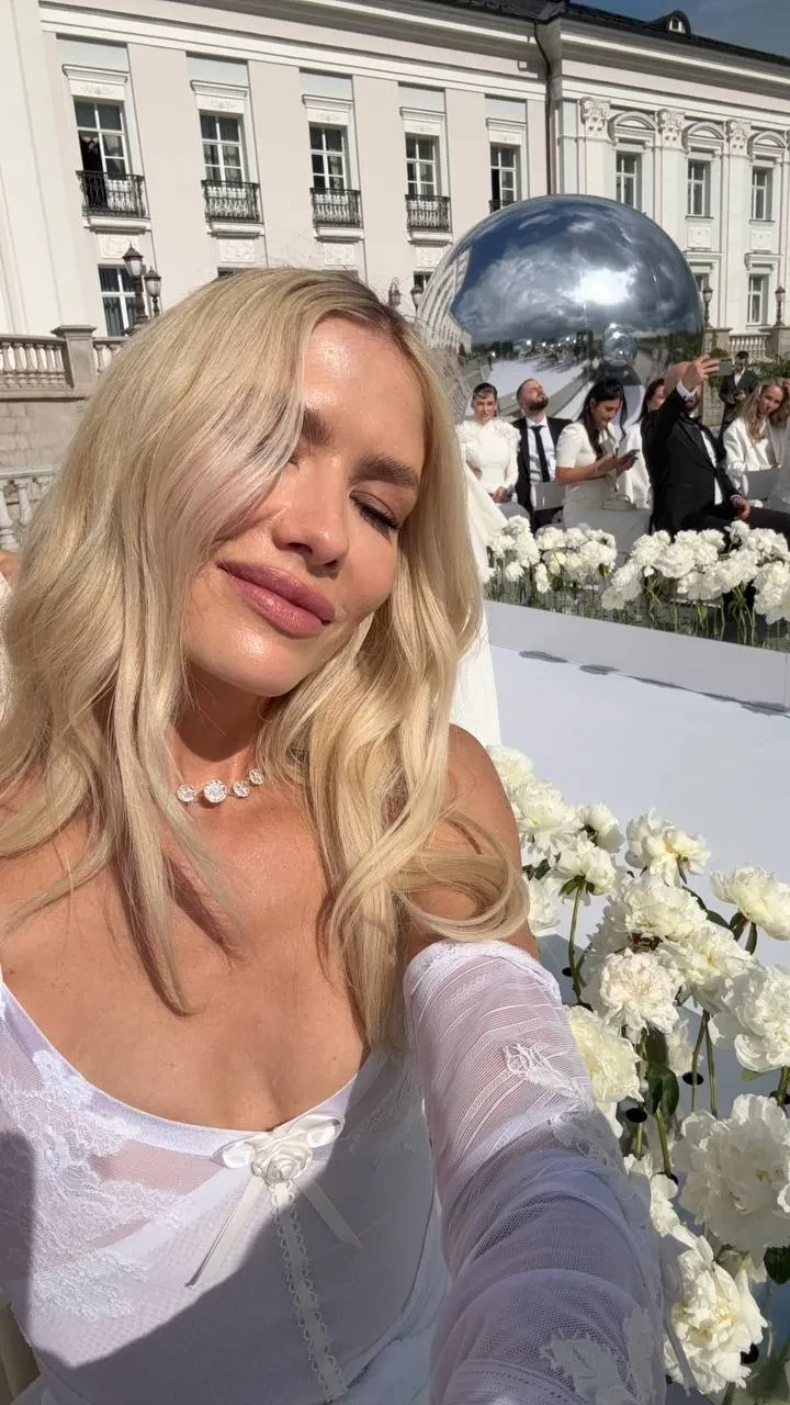 Три платья невесты, Владимир Пресняков на сцене и локация в стиле Версаля: как Виктория Лопырёва, Елена Перминова и Ида Галич гуляли на свадьбе Ксении Бородиной