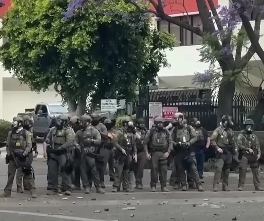 Губернатор Калифорнии Трампу: вы отправили сюда свои войска без топлива, еды, воды и места для сна