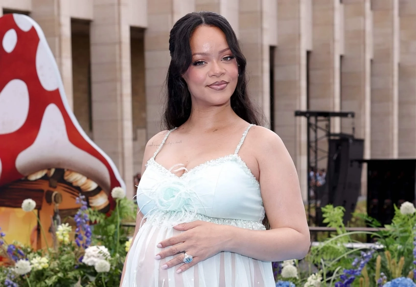 Беременная Рианна посетила премьеру фильма "Смурфики в кино" в Брюсселе