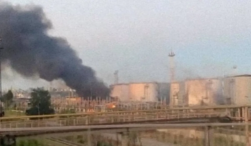 В районе Ильичёвской переправы после утренних ударов «Гераней» горят грузы, поставленные Западом для ВСУ