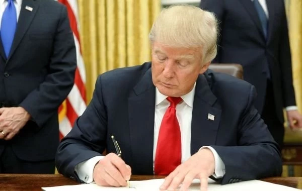 Трамп снял санкционные ограничения с некоторых банков и компаний России