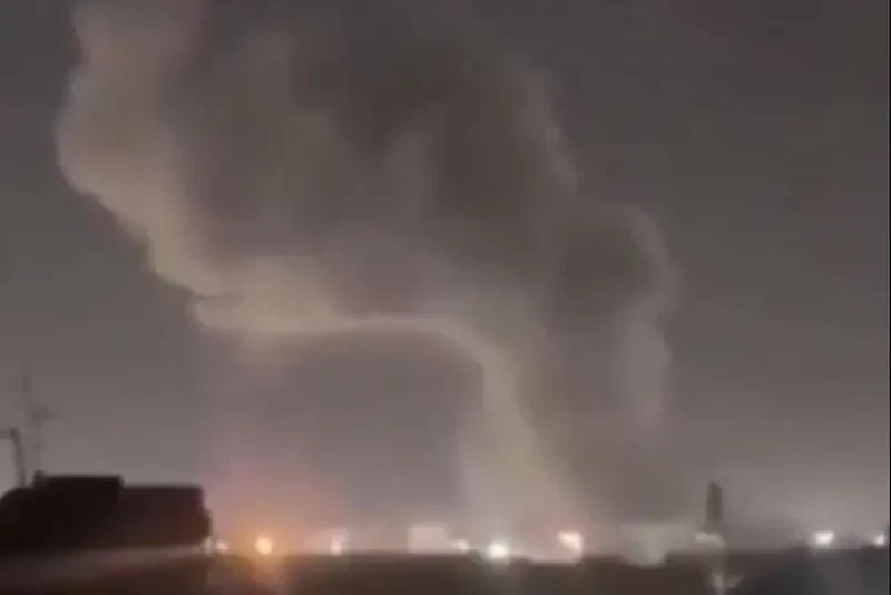 «Йемен ждёт судьба Ирана»: Израиль начал операцию «Чёрный флаг», нанеся серию ударов по подконтрольным хуситам морским портам