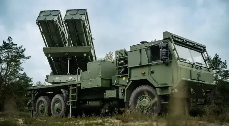 Работают широким спектром ракет: Нидерланды получили первые израильские РСЗО PULS с мультикалиберной ПУ