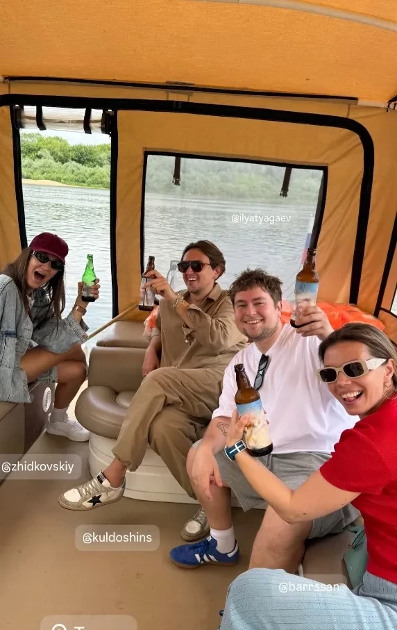 Усадьбы и прогулки с пивом по Оке. Кристина Потупчик, Алексей Жидковский, Дарина Алексеева отправились в творческую поездку в Тарусу