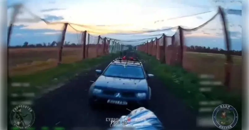 Наши дроноводы показали, что коридоры из сетки на дорогах - совсем не панацея