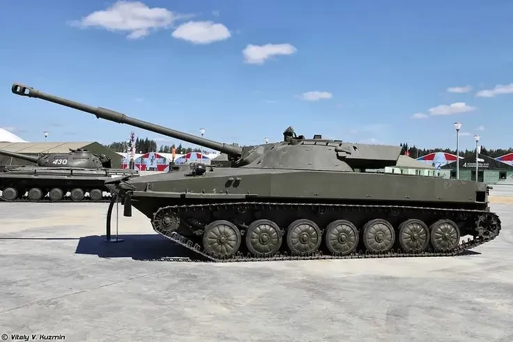 Объект 906Б – авиадесантируемый танк для двух персон