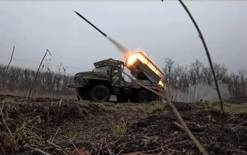 Продвижение по всему фронту, освобождённые сёла и потери ВСУ: Минобороны подвело итоги боёв за очередную неделю СВО